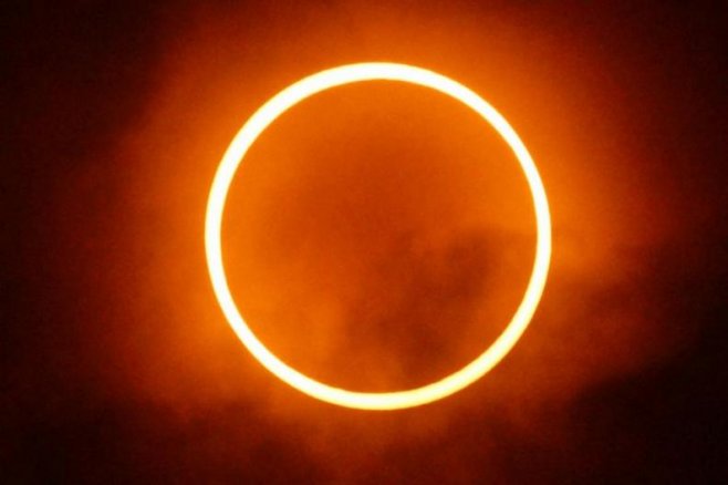 pierderea în greutate eclipsă solară)