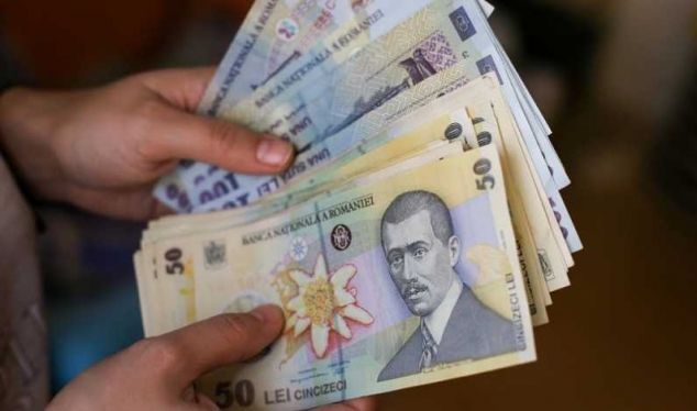 România. Salariul MINIM pe economie va fi 2500 lei (10 000 MDL)