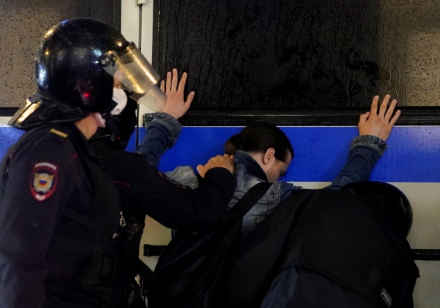 В России полиция разогнала акции противников «обнуления» Путина